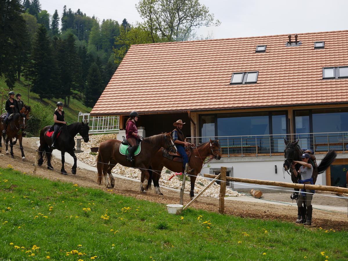 Apartmán La Joux Chaupe Saint-Ursanne Exteriér fotografie